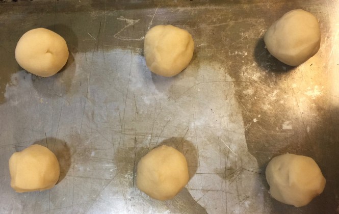 Roll dough into 1 inch balls